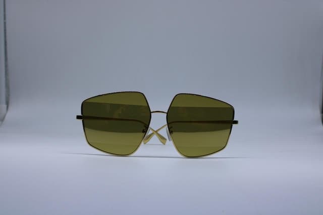 FENDI FE40016U