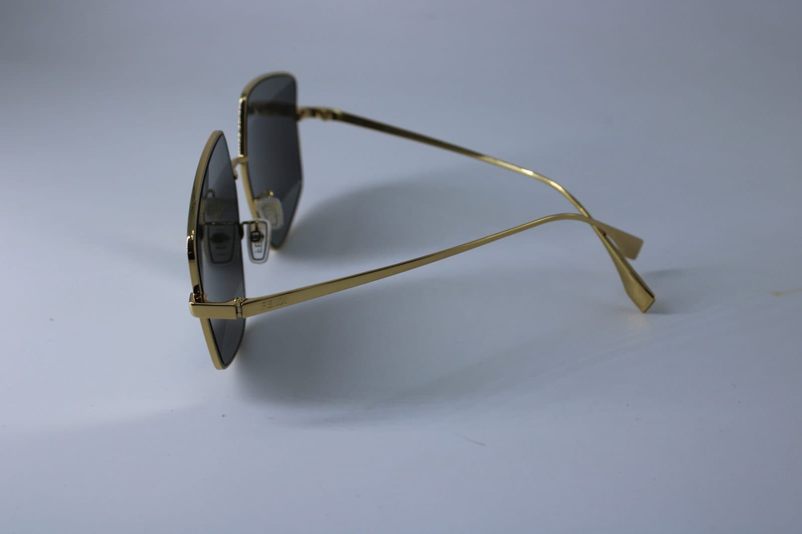 Fendi FE40016U  30C