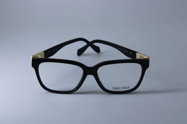 PINEDA COVALIN  VPVW28YLOBLK54