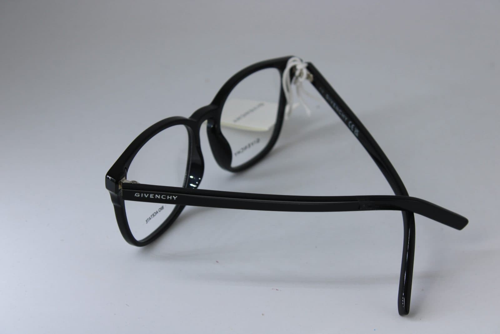 GIVENCHY GV500021 001