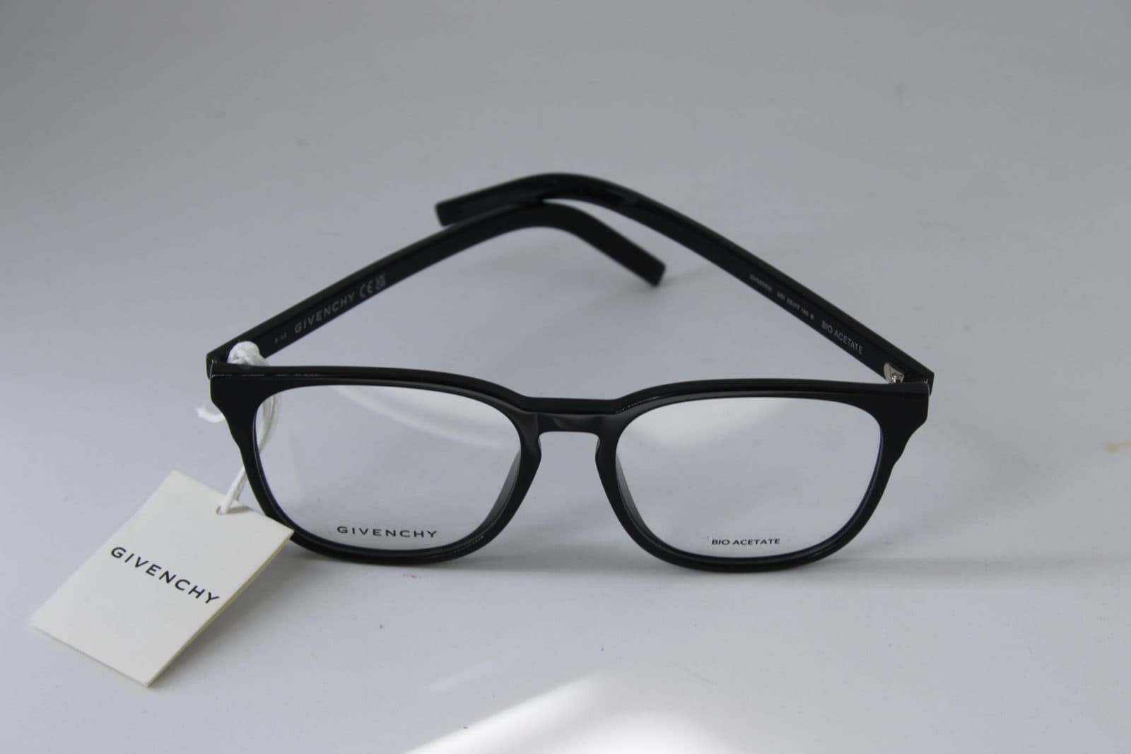 GIVENCHY GV500021 001
